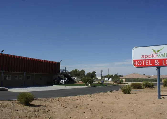 Apple Valley Hotel & Lodge