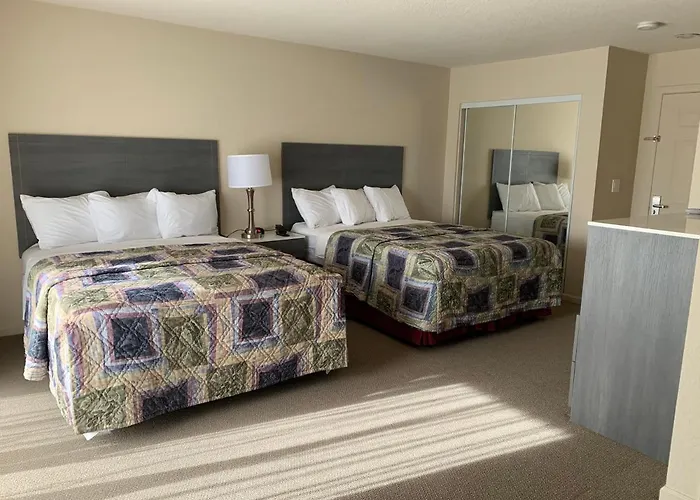 Apple Valley Hotel & Lodge